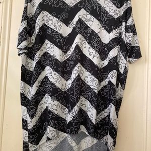LuLaRoe IRMA High-Low Tunic, XS, Black and White Chevron Design w/Floral Print